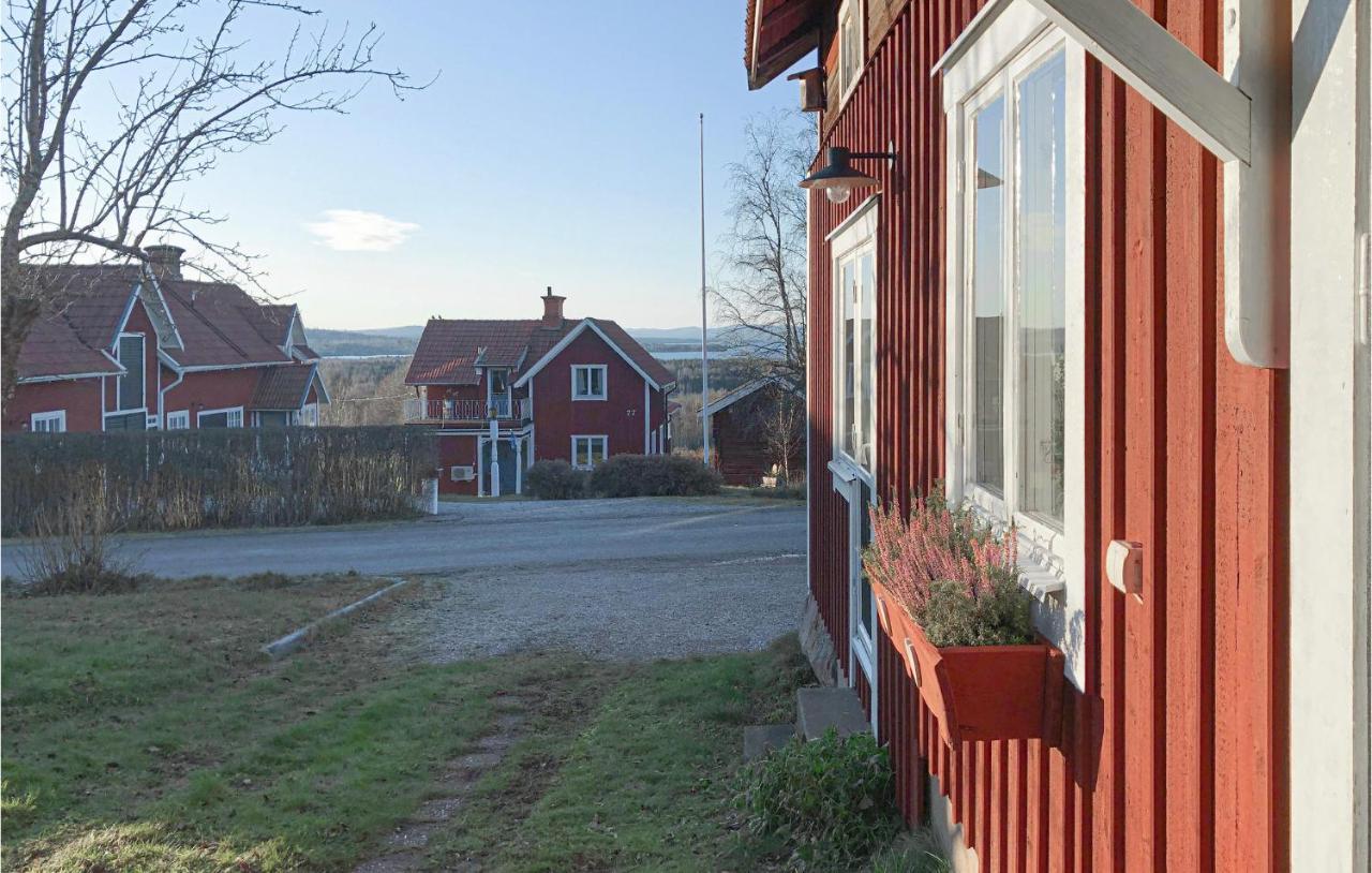 Cozy Home In Raettvik With Kitchen Exterior photo