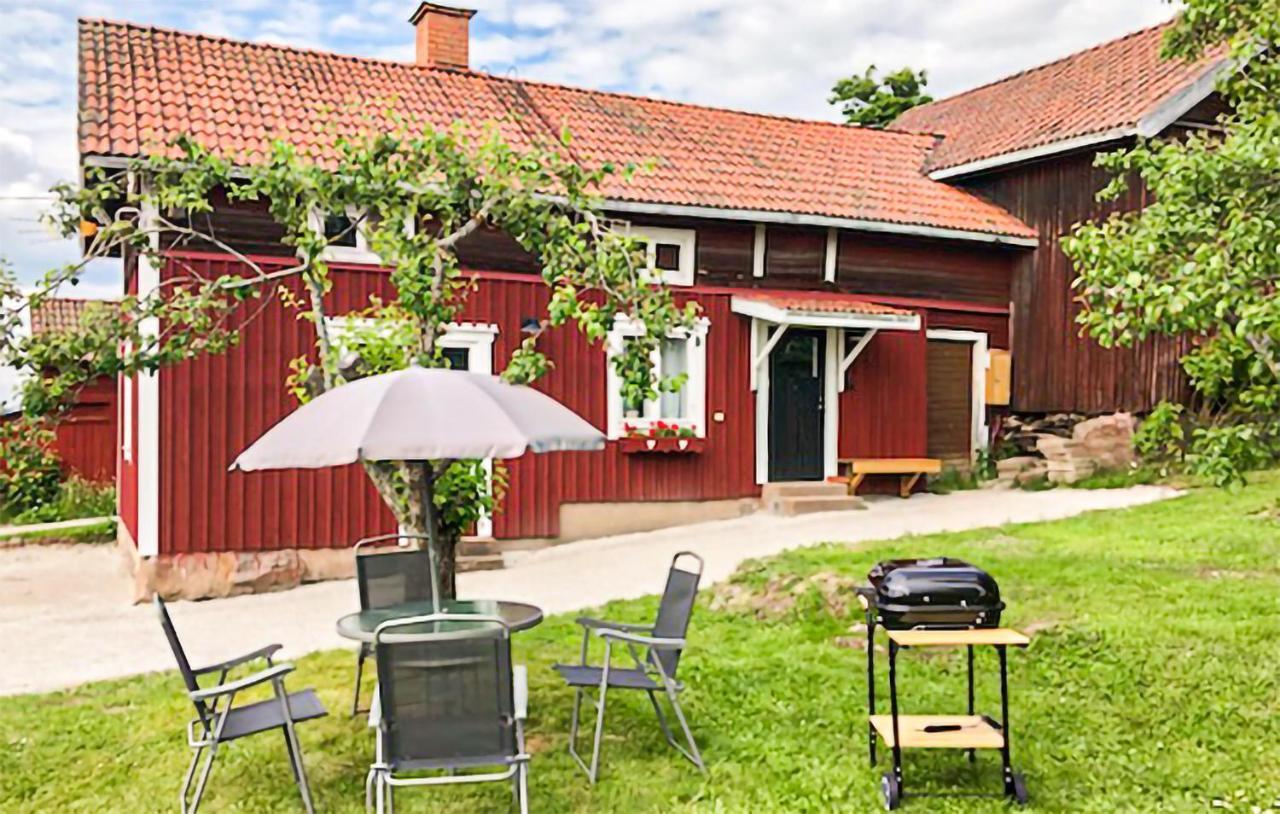 Cozy Home In Raettvik With Kitchen Exterior photo